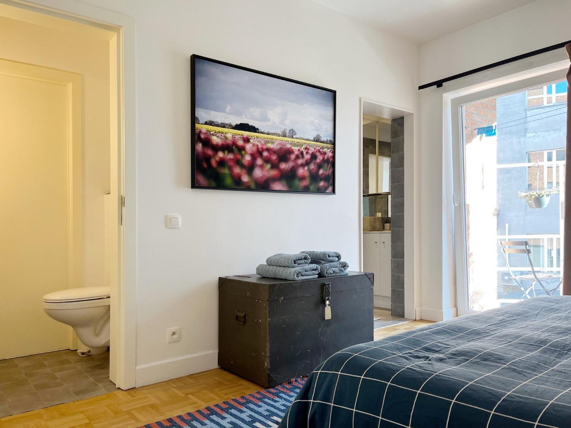 Trendy & Sunny Apartment In Гент Экстерьер фото