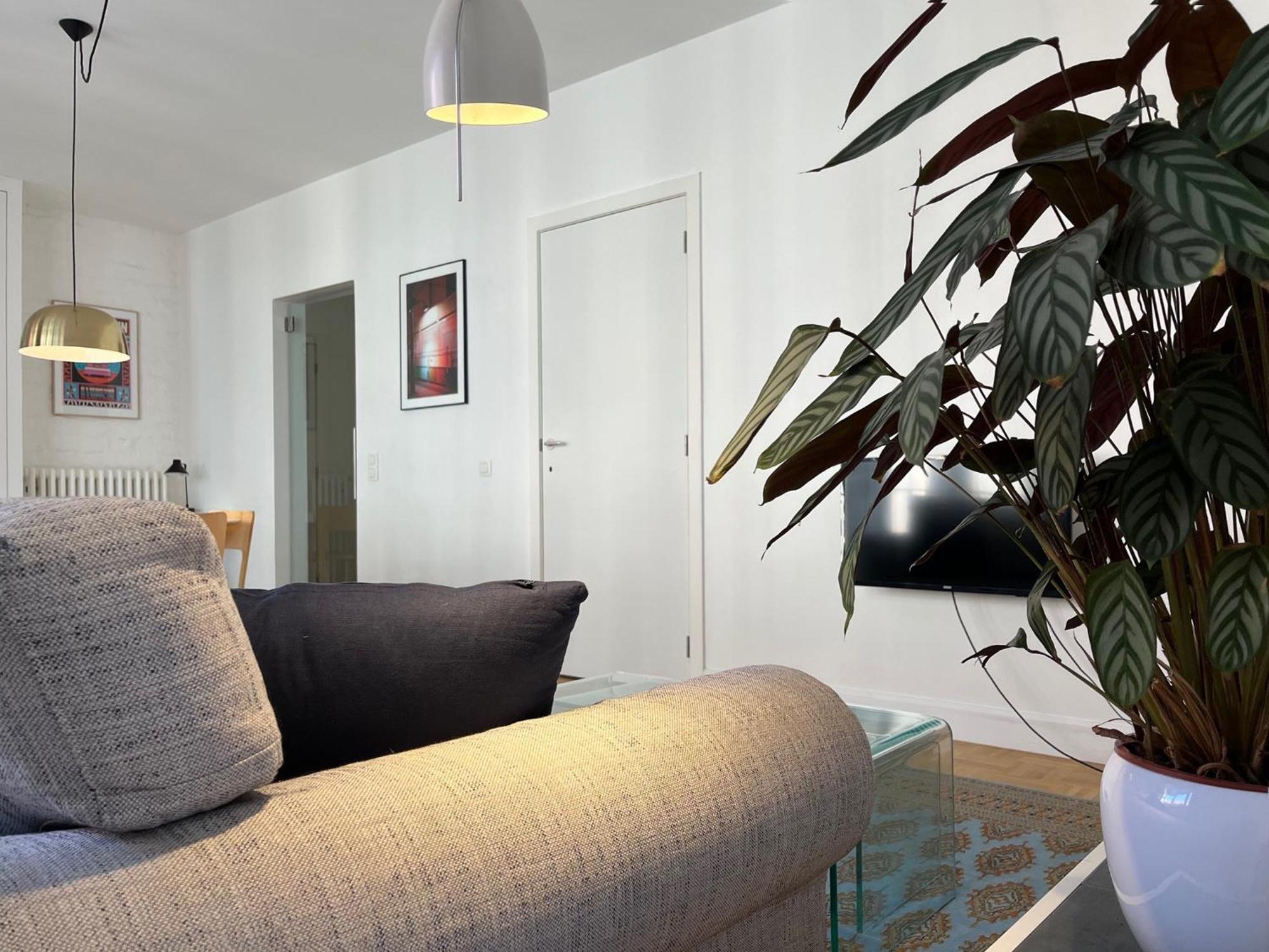 Trendy & Sunny Apartment In Гент Экстерьер фото