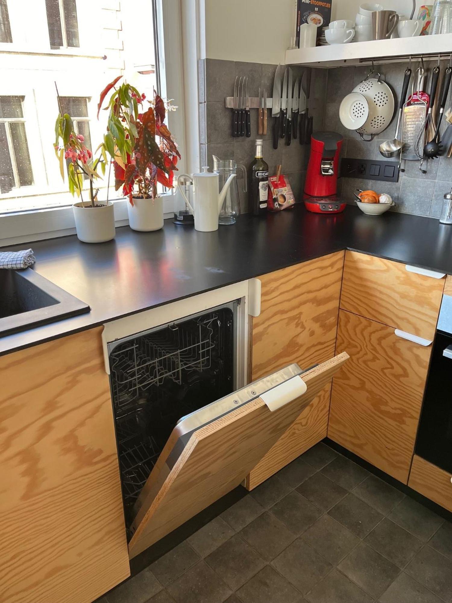 Trendy & Sunny Apartment In Гент Экстерьер фото